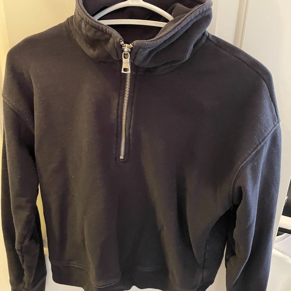 the group by babaton black crew neck quarter zip Aritzia - Picture 4 of 9